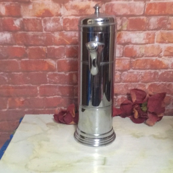 Antique 1939s Art Deco Bakelite Handle Chrome Cocktail Shaker - Picture 6 of 10